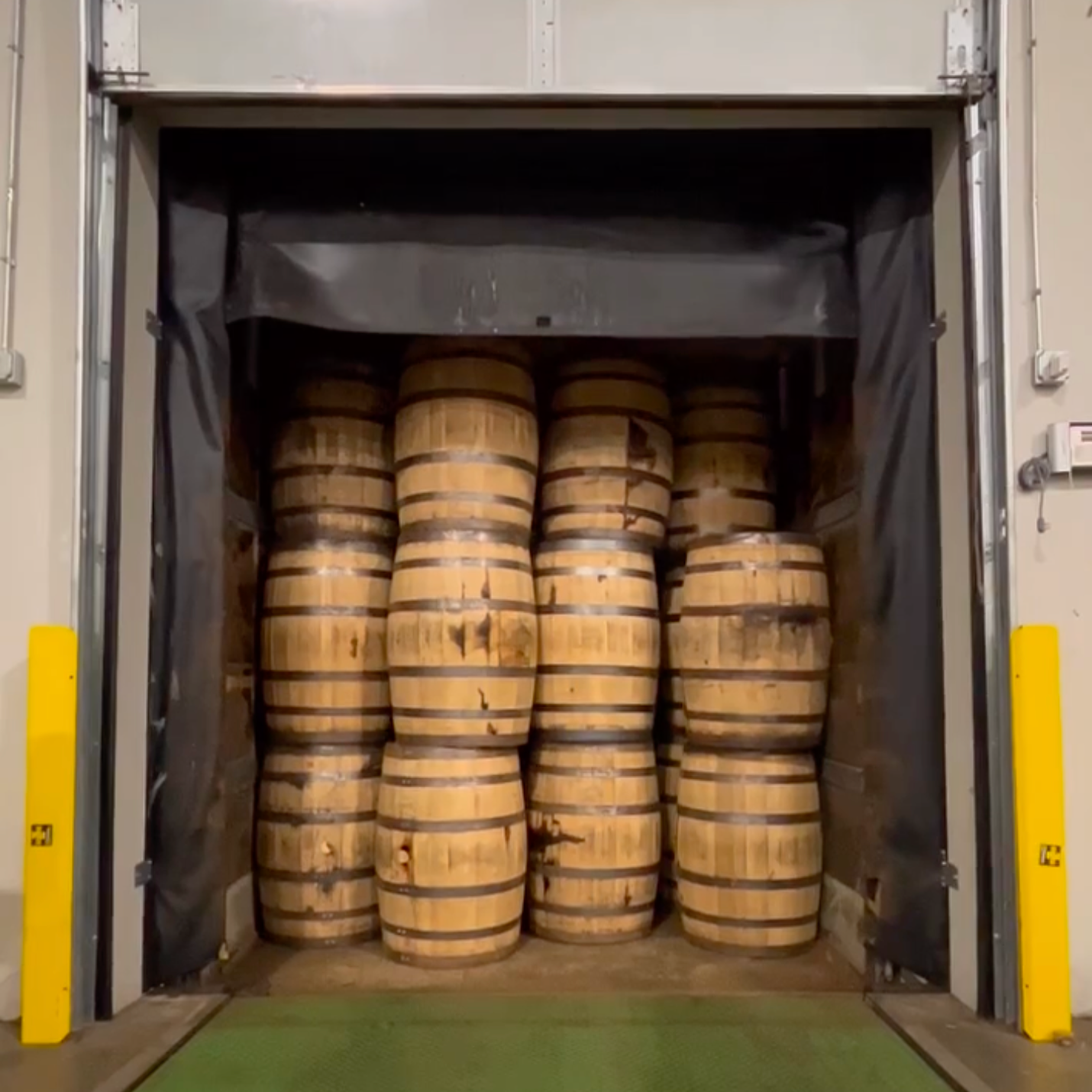 Bulk Freshly Emptied Bourbon or Whiskey Barrels - Truckload
